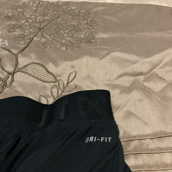 Nike just do it dry- fit shorts. - Picture 3 of 6